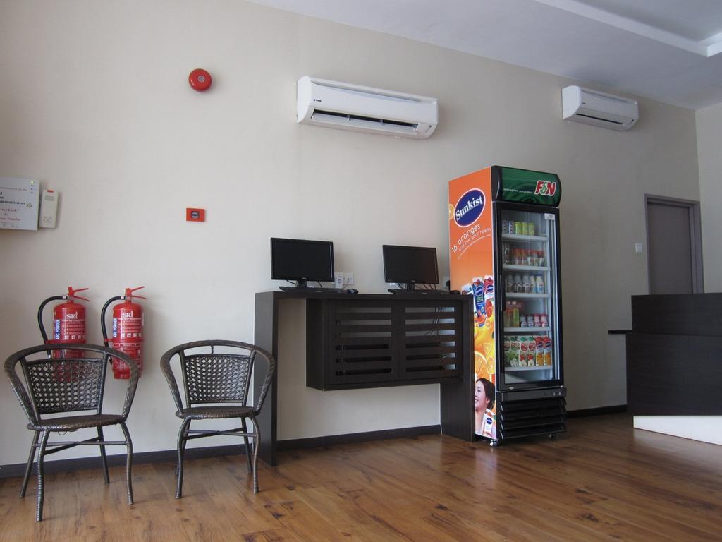 Place2Stay Hotel Malacca Екстер'єр фото